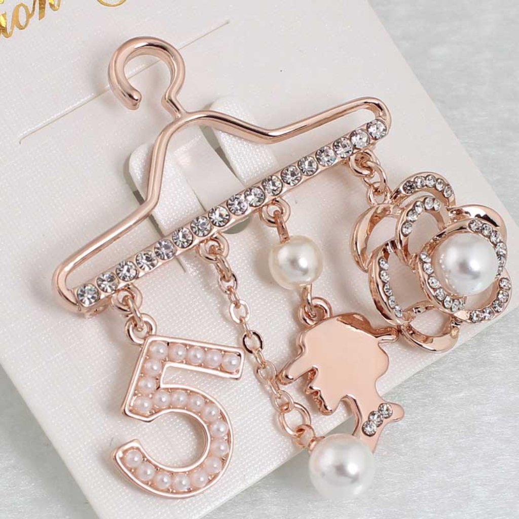 Brooch Pin Generous Pearl Letter Brooch No5